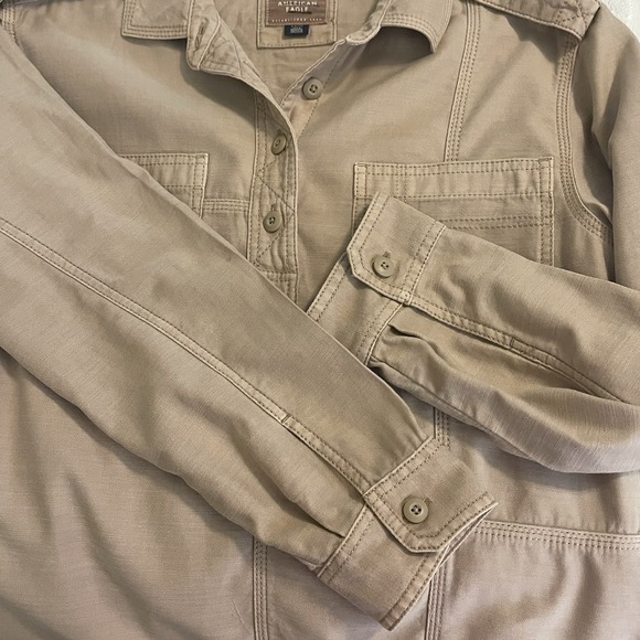 American Eagle Khaki Pullover Shirt Women's Small Petite Casual Top - Picture 3 of 9